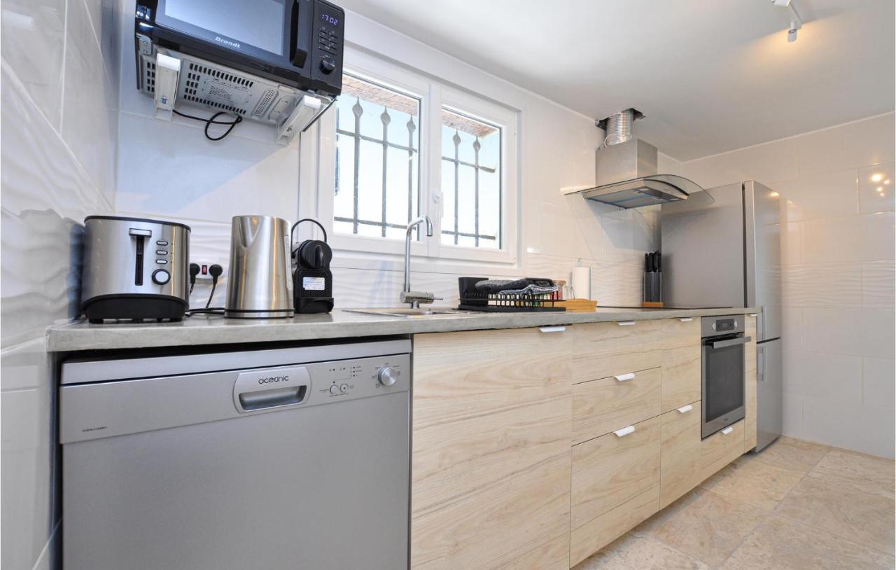 Awesome Apartment In Saint-Jeannet With Kitchen Buitenkant foto