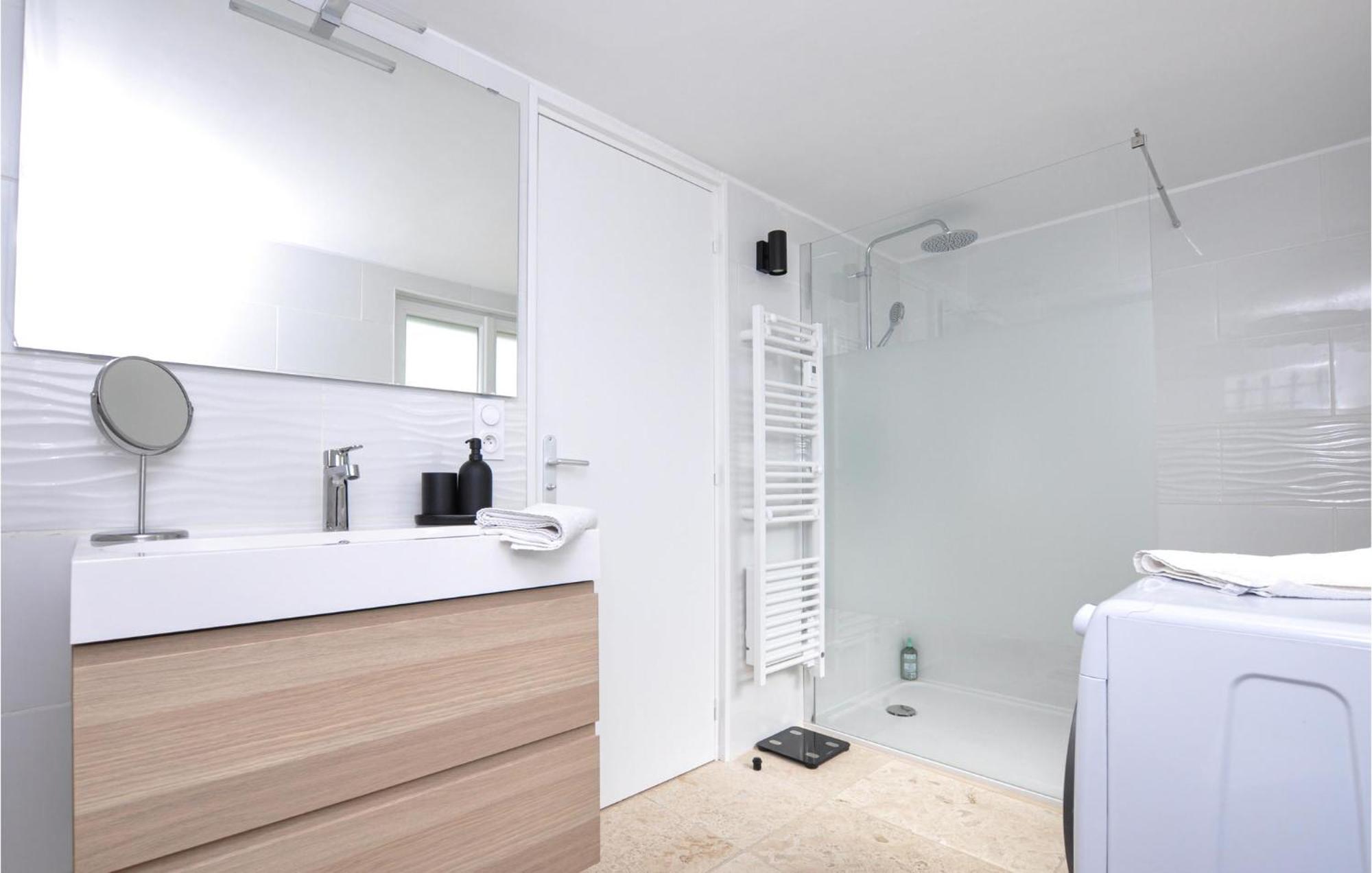 Awesome Apartment In Saint-Jeannet With Kitchen Buitenkant foto